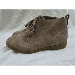 NWOT Very G 8 Taupe Suede Tie UP Ankle Boots 126022